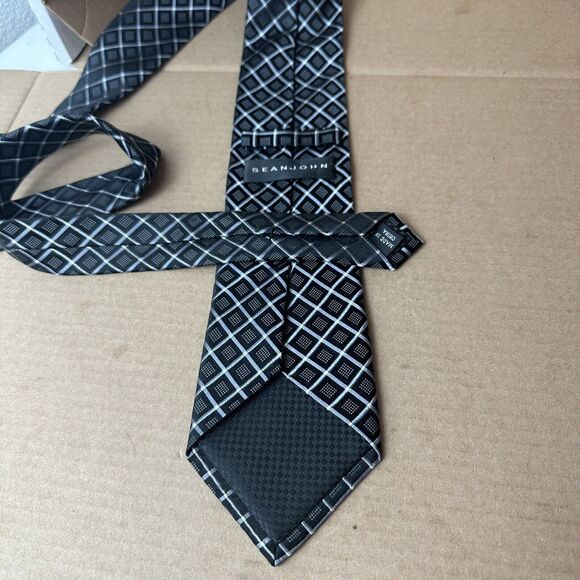 Sean John - Men's Black Diamond  100% Silk Neck Tie 3.1"W x 58"L - Picture 7 of 7